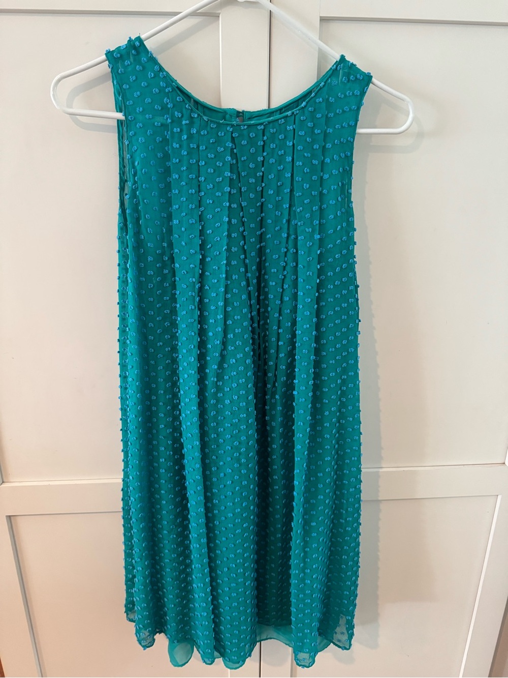 B. Darlin 2 Sleeveless Teal Textured Shift Dress